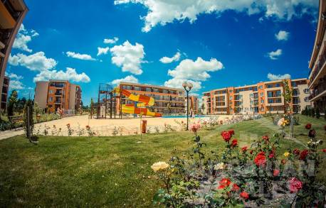 Страхотен избор! Апартамент с изглед към басейна и красивата територия - Снимка 11