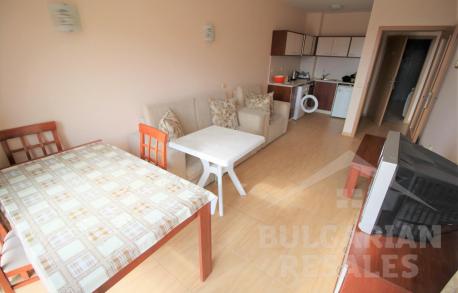 Апартамент с гледка басейн в Свети Влас - Снимка 5