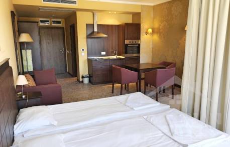 Просторен апартамент в луксозен комплекс - Снимка 9