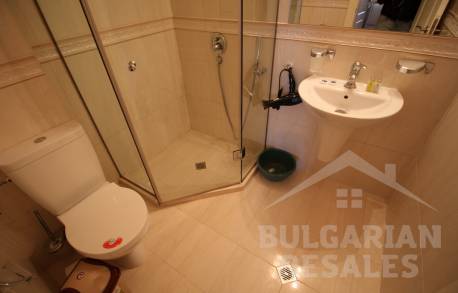 Тристаен в комплекс Esteban - Снимка 10