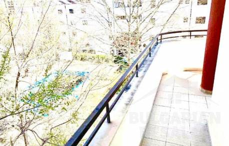 Two-bedroom apartment in an apartment complex without a swimming pool - Photo 5