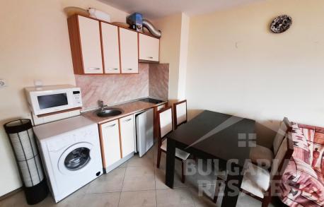 Просторен двустаен апартамент в центъра на курорта - Снимка 9