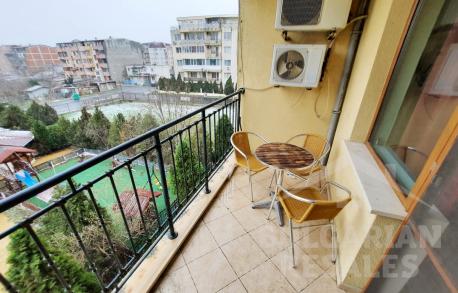 Просторен двустаен апартамент в центъра на курорта - Снимка 16