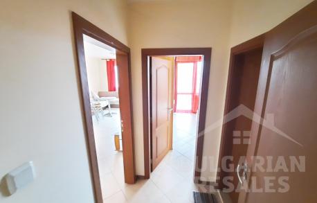 Просторен двустаен апартамент в центъра на курорта - Снимка 20