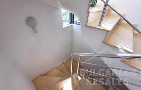 Luxury home with a pool and beach access - Photo 18