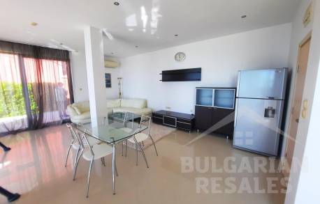 Luxury home with a pool and beach access - Photo 15