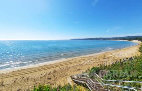 Luxury home with a pool and beach access - Photo 5