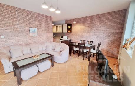 Inexpensive two-bedroom apartment in a good neighborhood - Photo 3