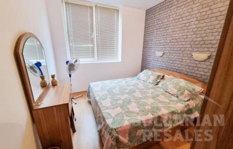 Inexpensive two-bedroom apartment in a good neighborhood - Photo 9