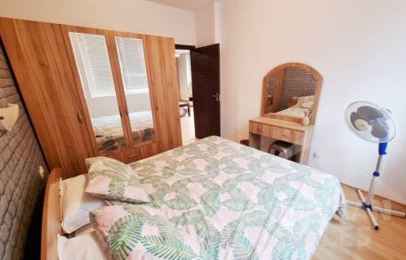 Inexpensive two-bedroom apartment in a good neighborhood - Photo 10