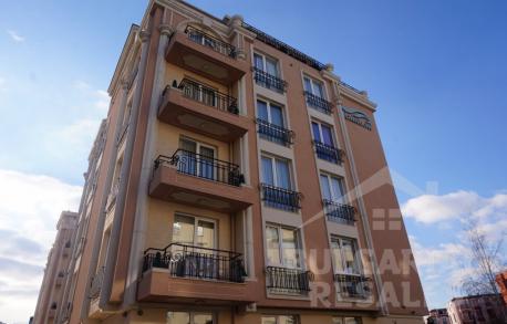 Апартамент в Rainbow 4 - Снимка 2