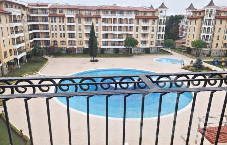 Прекрасный вид на бассейни  территорию комплекс Royal Sun - Фото1