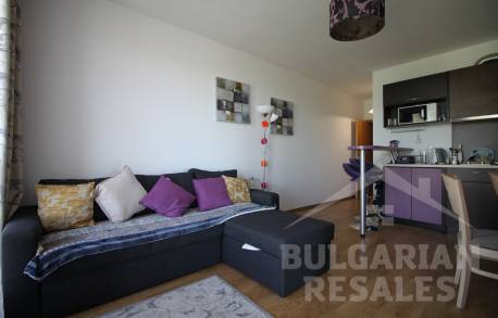 Страхотен апартамент в Sunny View Central - Снимка 6