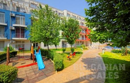 ID1425 Евтин тристаен апартамент в Sunny Day 3 - Снимка 1