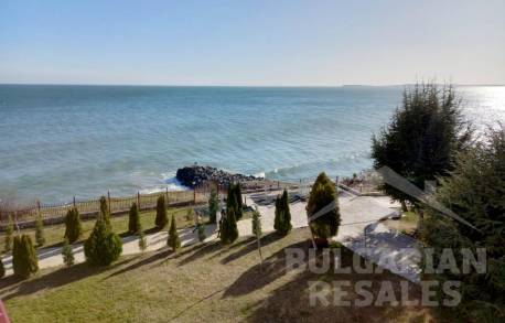 Urgent sale! Apartment with sea view on the first line - Photo 10