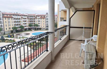 Прекрасный вид на бассейни  территорию комплекс Royal Sun - Фото8