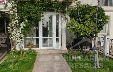 Вила за целогодишно живеене в луксозен комплекс - Снимка 14