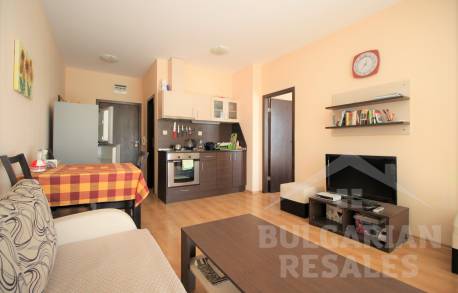 Просторен апартамент в комплекс Luxor - Снимка 6