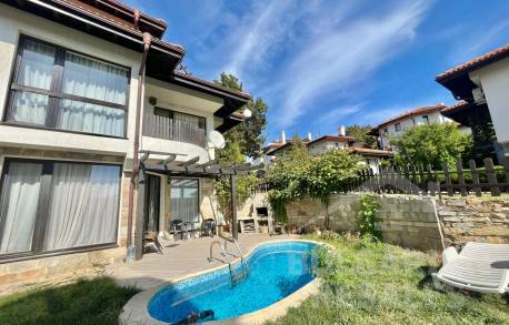 Семеен таунхаус къща с камина в луксозен комплекс - Снимка 2