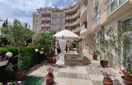 Студио в луксозния комплекс Aphrodite Palace - Снимка 13