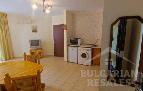 Готов за нанасяне апартамент в комплекс на 100 метра от плажа - Снимка 4