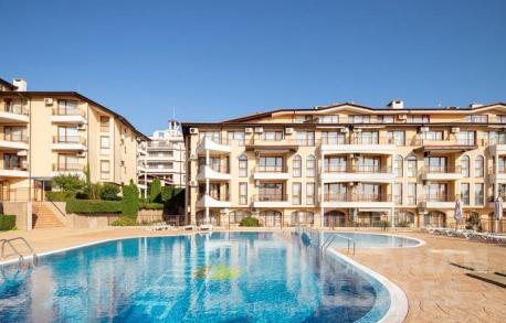 Отлично местоположение на комплекса! Апартамент с мебели - Снимка 1