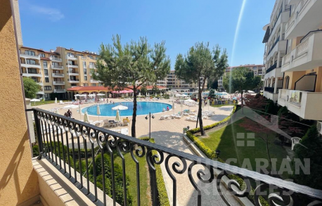 Výhľad na bazén! Štúdio v komplexe Royal Sun - Фото7