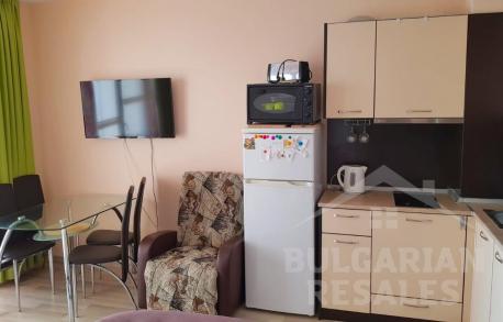 Апартамент в затворен комплекс на 150 м от плажа - Снимка 4