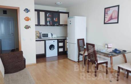 Невероятно красива гледка! Апартамент в непосредствена близост до плажа - Снимка 7