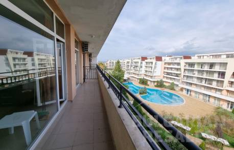 Прекрасный апартамент с видом на бассейн  - Фото1