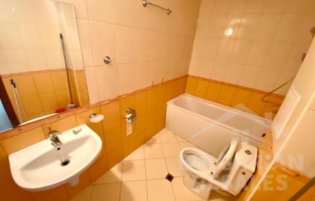 First line, apartment with furniture and appliances - Photo 10