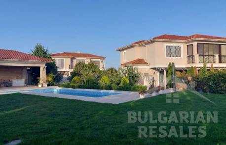 Луксозна къща с 4 спални в луксозния комплекс Victoria Royal Garden - Снимка 4