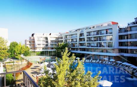 Прекрасен апартамент с голям балкон комплекс Гранд Камелиа 2 - Снимка 5