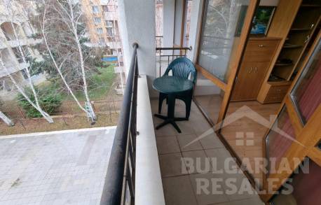 Студио с изглед към басейна за почивка и отдаване под наем - Снимка 8