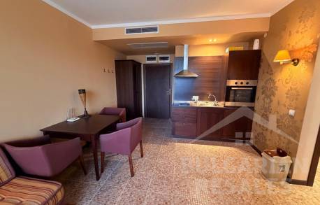 Pool view! Apartment in a complex on the first line - Photo 5