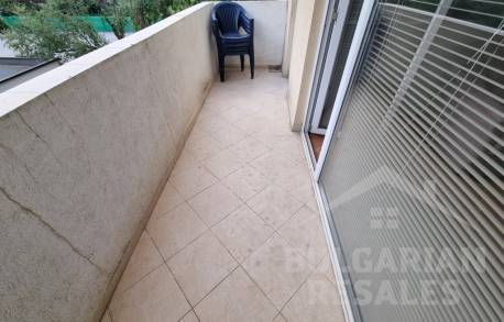 Inexpensive two-bedroom apartment in a good neighborhood - Photo 5