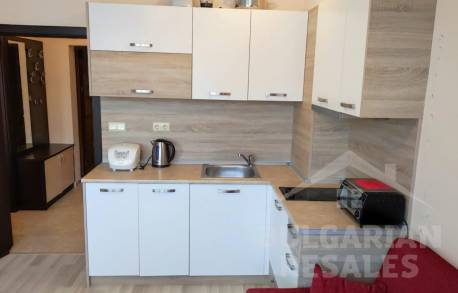 Обзаведен апартамент с частична гледка към морето - Снимка 4