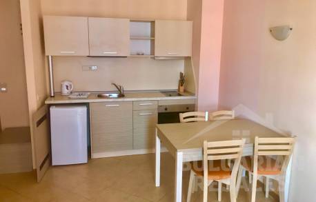 Купить квартиру в комплексе Royal Sun с видом на бассейн - Фото4