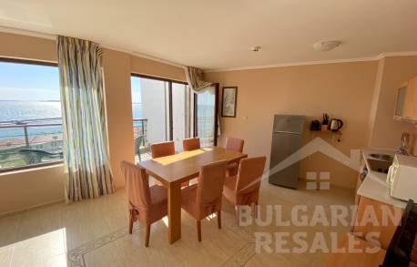 Уютен апартамент с две спални и гледка към морето - Снимка 3