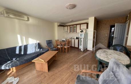 Apartment with a large terrace in a complex on the beach - Photo 5