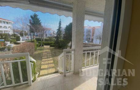 Апартамент с излаз на двора в комплекс Lazur - Снимка 5