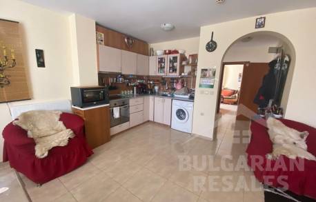 Апартамент с излаз на двора в комплекс Lazur - Снимка 2