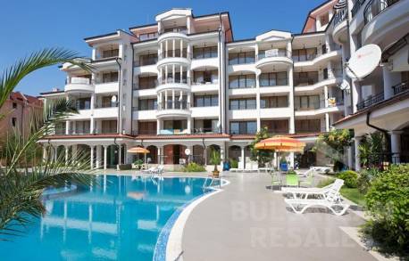 Студио с изглед към басейна за почивка и отдаване под наем - Снимка 1