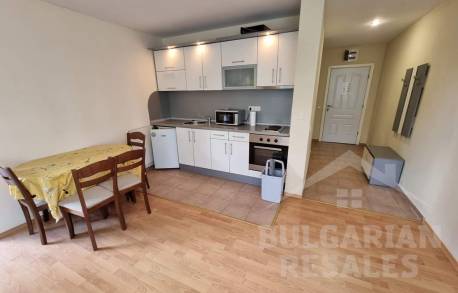 Квартира с большим балконом в комплексе на 1 линии - Фото3