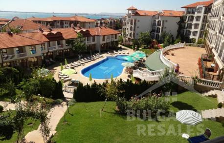 Apartment in the complex, with roses and beautiful grounds - Photo 1