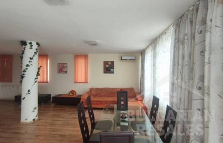 Апартамент с огромна тераса в Несебър - Снимка 3