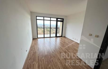 Nezariadený dom v komplexe s bazénom - Фото9