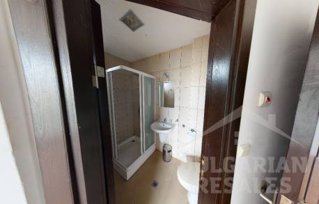 Самостоятелна къща с плувен басейн на 2 км от морето - Снимка 14