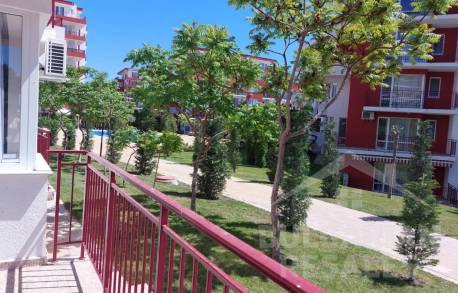 Prízemný byt s výhľadom na more v komplexe prvej línie - Фото3