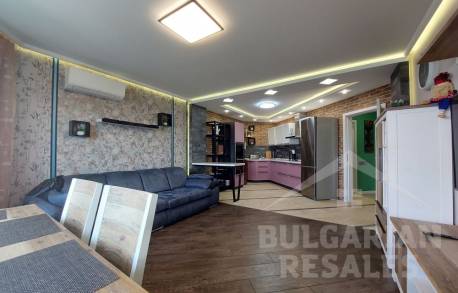 Апартамент с три спални на отлична локация в близост до парк и плаж - Снимка 4